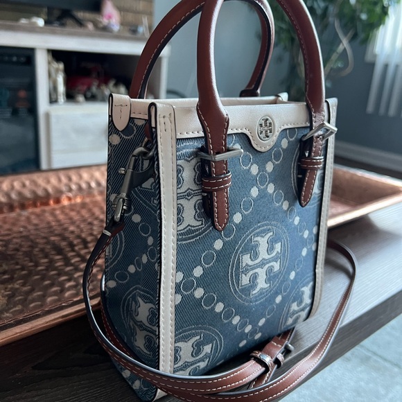 Tory burch used only once it is small super comfortable - Picture 1 of 5